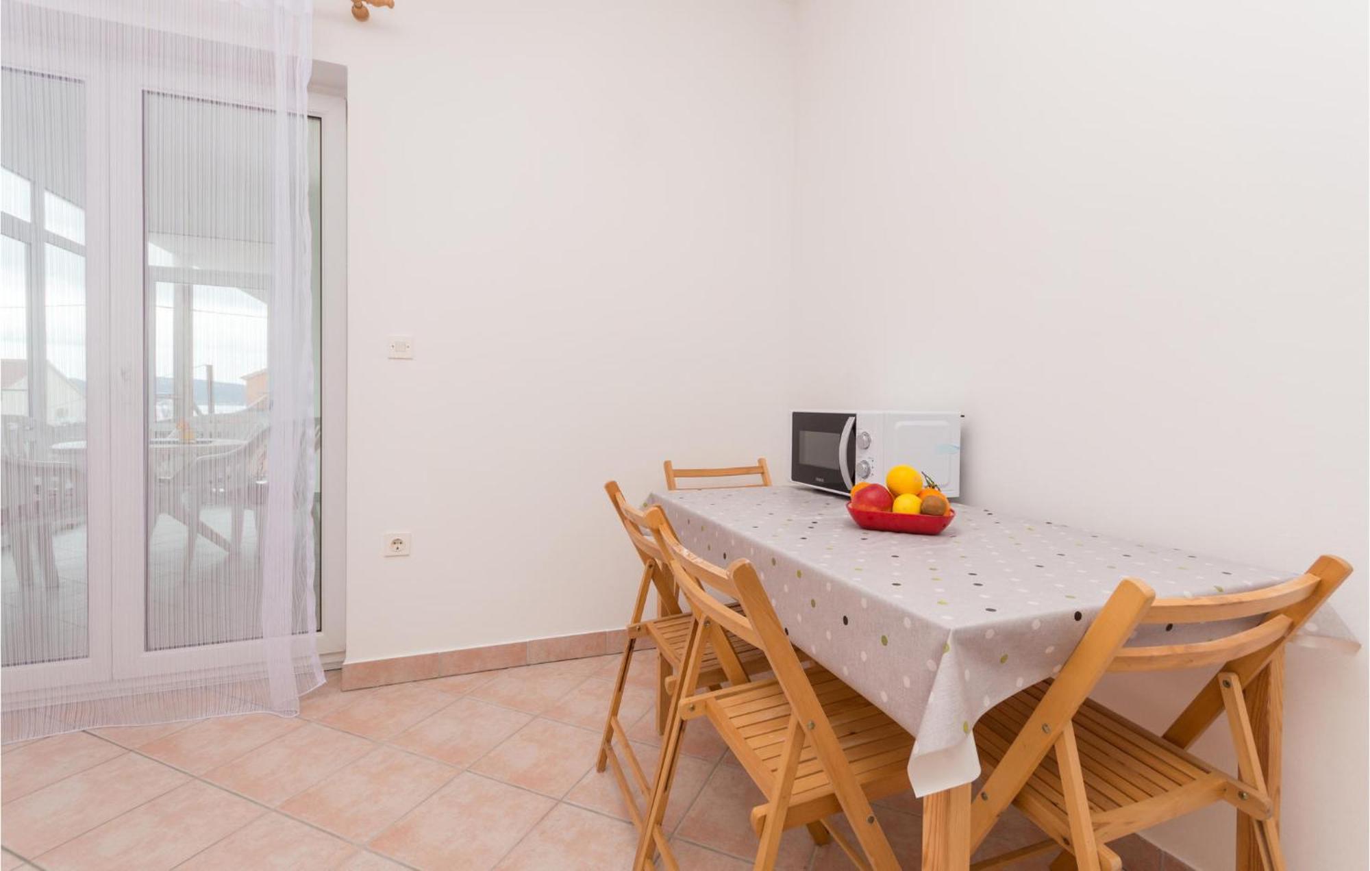 Awesome Apartment In Sveti Filip I Jakov W/ 1 Bedrooms Luaran gambar
