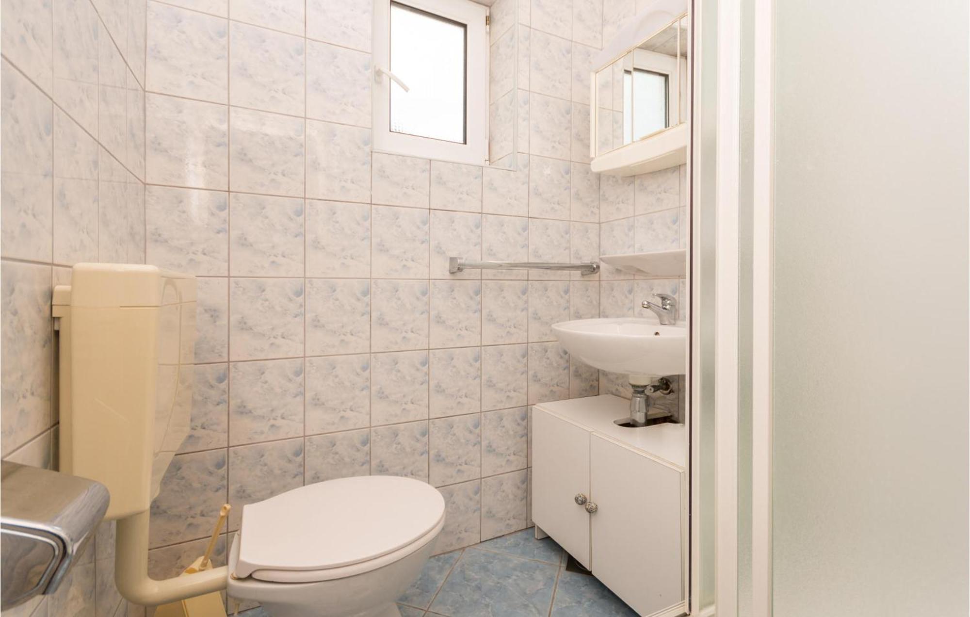 Awesome Apartment In Sveti Filip I Jakov W/ 1 Bedrooms Luaran gambar