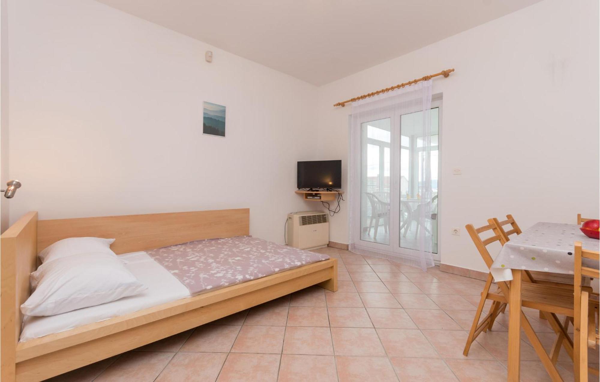 Awesome Apartment In Sveti Filip I Jakov W/ 1 Bedrooms Luaran gambar