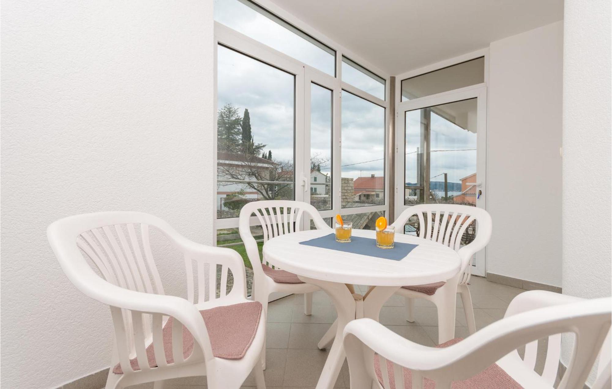 Awesome Apartment In Sveti Filip I Jakov W/ 1 Bedrooms Luaran gambar