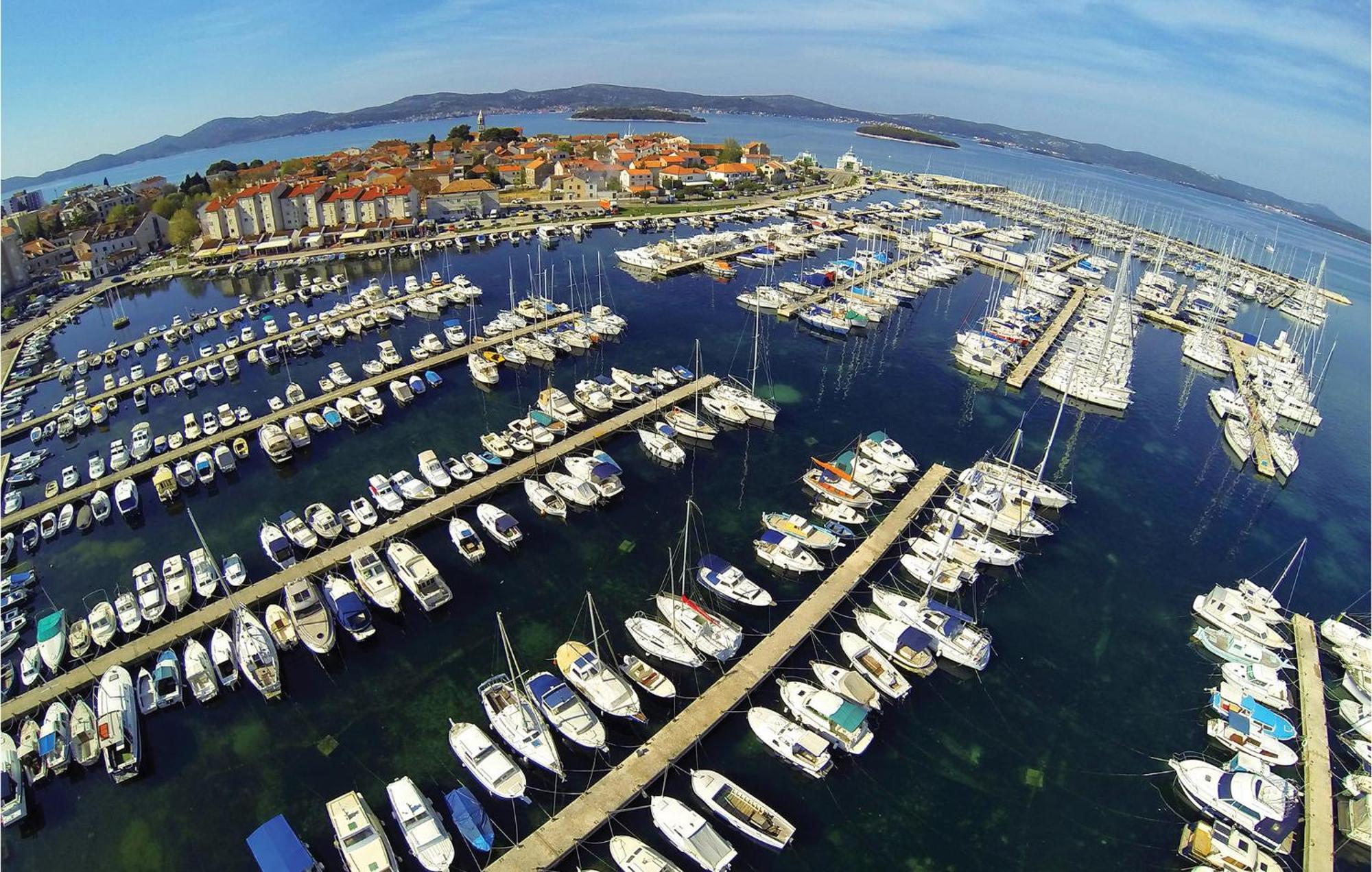 Awesome Apartment In Sveti Filip I Jakov W/ 1 Bedrooms Luaran gambar